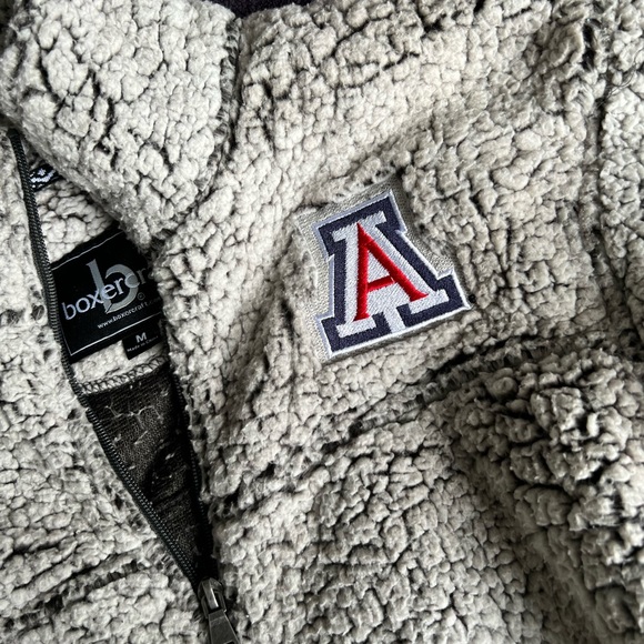 University of Arizona sweatshirt - Picture 2 of 5
